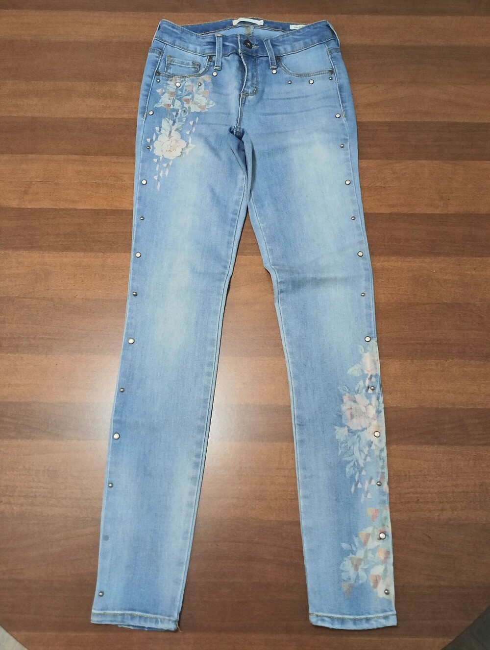 Jessica Simpson Kiss Me Super Skinny Floral Silver Stud Jean (26) (Will Fit 25!)